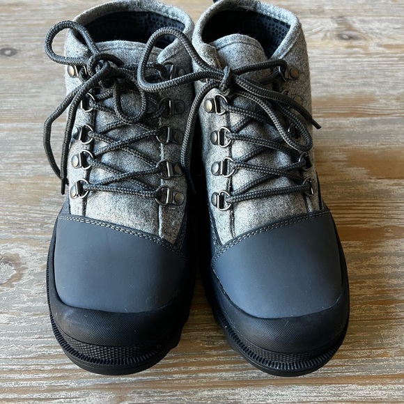 TOMS Women’s Cordova Size 7.5 Wool and Leather Boot - Picture 2 of 6